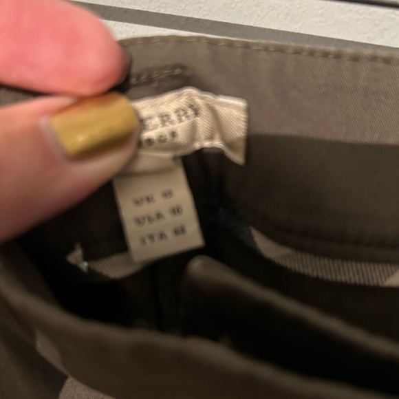 Burberry women’s shorts. Olive green. Size UK12. Very good condition. - Picture 3 of 10